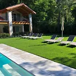 Apartman House & Pool