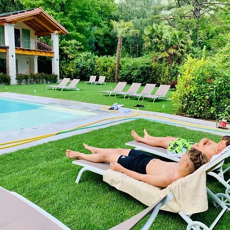 House & Pool Apartment Mergozzo